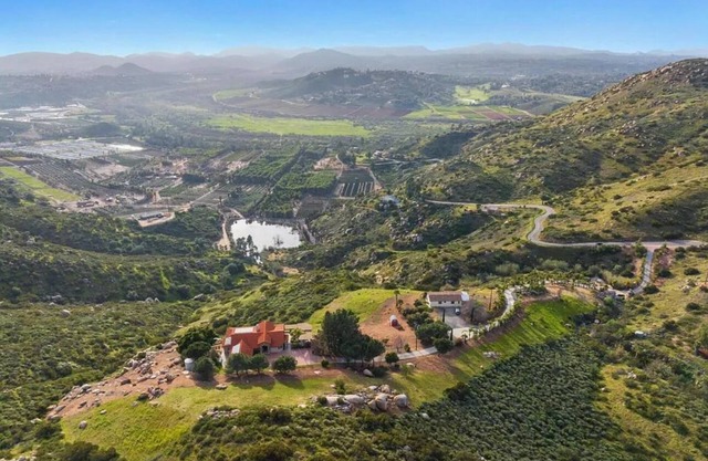 Retreat with stunning views: breathtaking, peaceful and soul healing