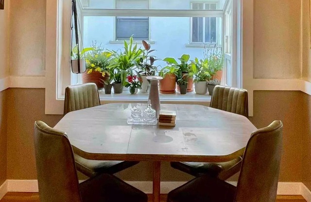 Retro Vibes - Updated 1950s 1 Br/1 bath Duplex Unit