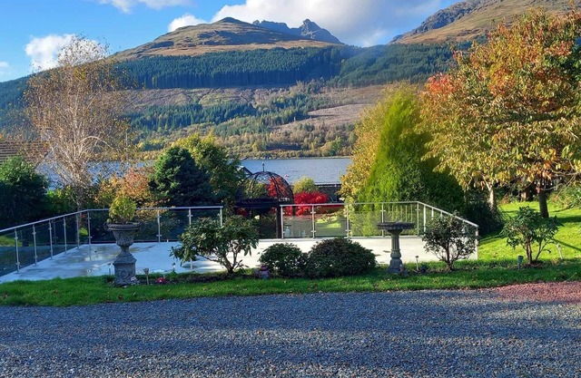 Reunion in Lomond Natl Park with Day Trips to Scotland’s Main Attractions