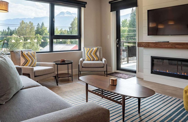 Revelstoke Vacations - Northern Exposure