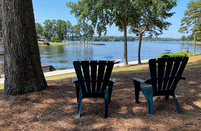 Reynolds Lake Oconee 4BR 3BA Waterfront on Marina Cove