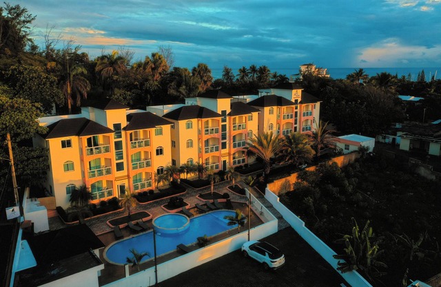 Ria Aparta Hotel