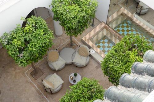 Riad Djannaat Exceptional private riad pool staff