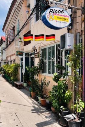Ricos Honey Place Guesthouse