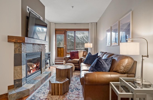 RidgeView Loft - Top Floor 2 Bed 2 Bath, Amazing Views