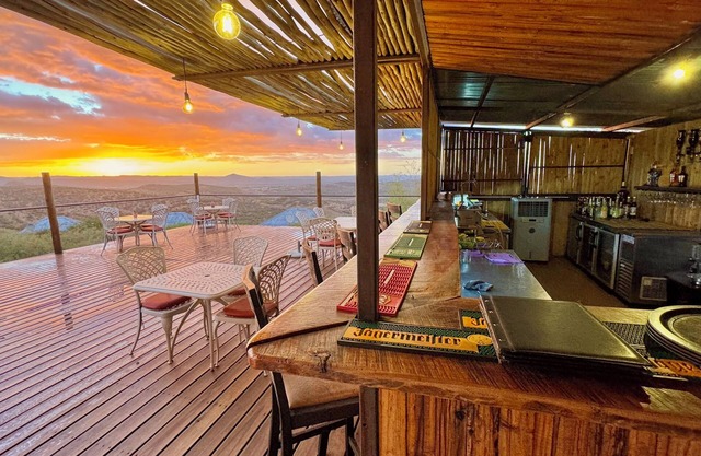 River Crossing Lodge