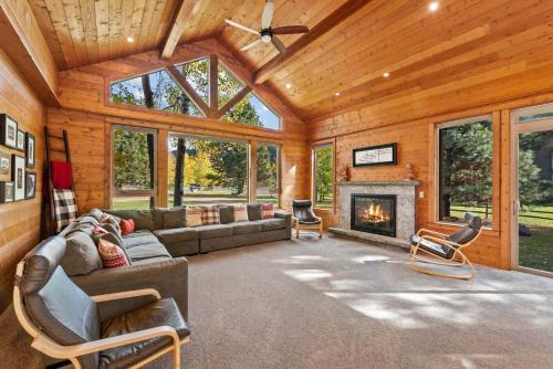 River Lodge in Plain - Meredith Lodging