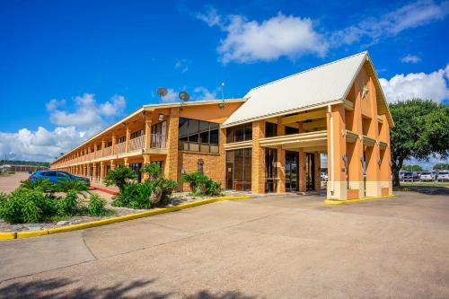 River Valley Motor Inn By OYO La Grange Texas
