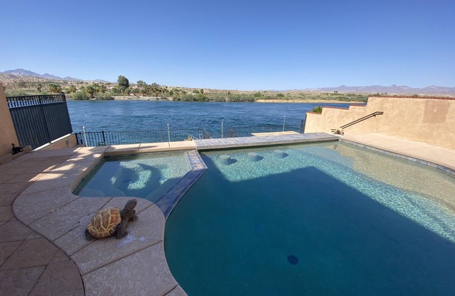 Riverfront! Bullhead City/Laughlin Pool And Dock!