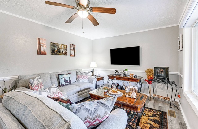 Riverfront Cabin w/Mtn Views in Tuckasegee!