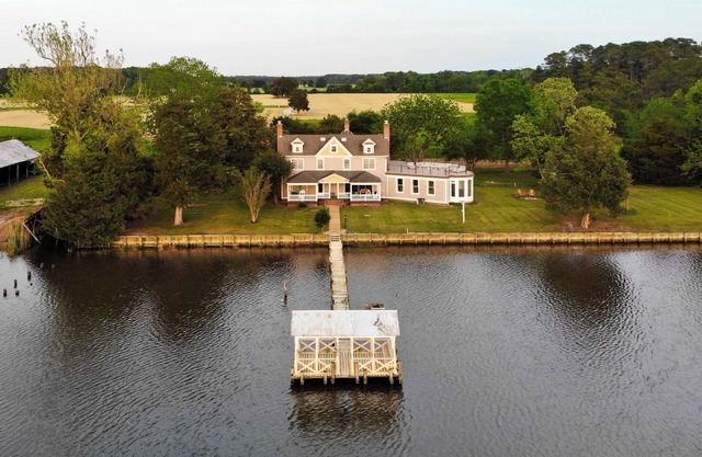 Riverfront Gem w/Fire Pit in Eden