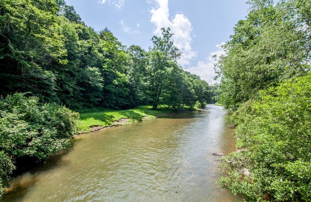 Riverside Home Near Outdoor Activities