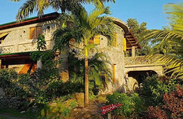 Riverside Loft in a tropical plantation