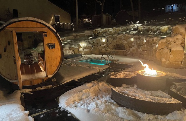 Riverview Respite plus the Hideaway - Sauna and Hot Tub!