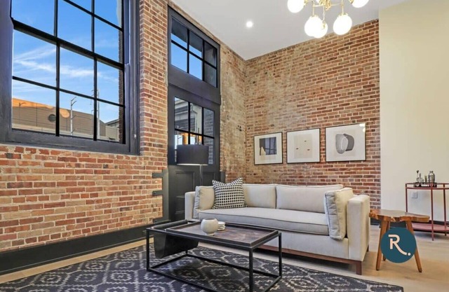 Roami at The Lola | Group Friendly | 5 Bed Combo