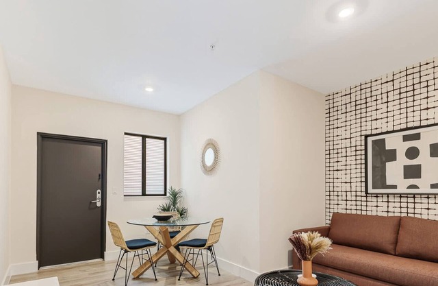 Roami at The Palace | 2 Bedroom | King