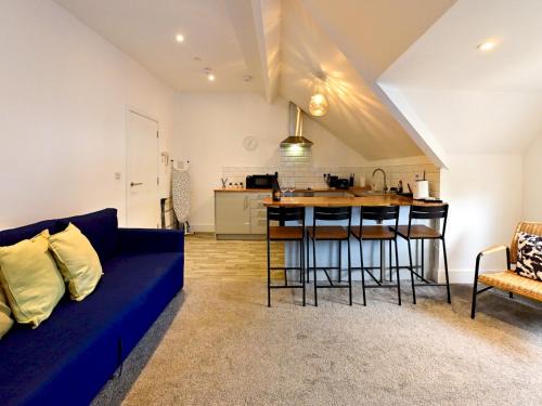 Roath - Modern Flat Near City Centre WParking Pass the Keys