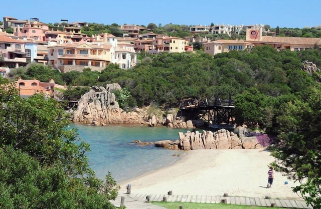 Roccia di Volpe by Interhome