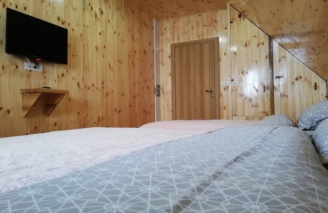 Rocky Mountain Triple Room