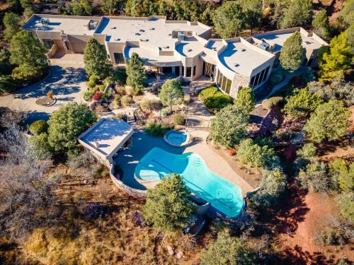 Rolling Sedona Paradise 4 Bdrm, 4.5 BA, Pool