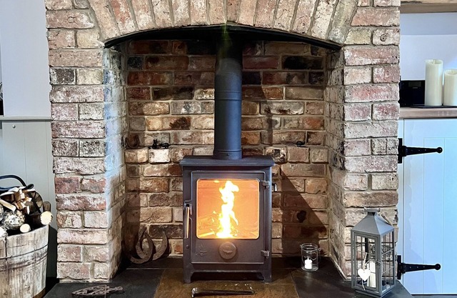 Romantic cottage with period features on the edge of the Cotswolds.