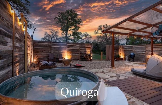 Romantic Luxury stay w Sauna, Pool & Amenities on 10 acres