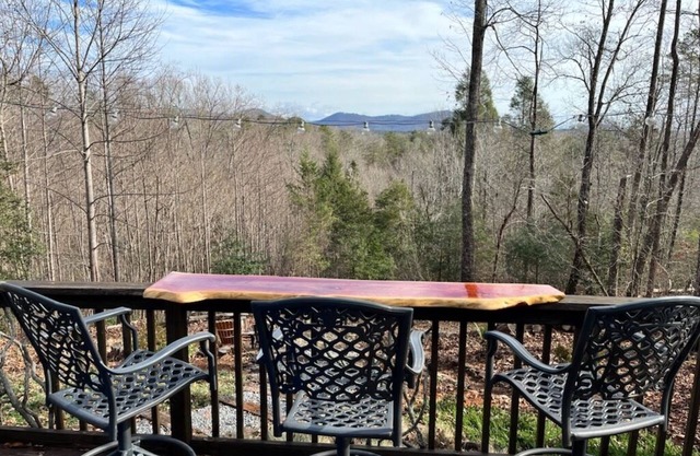 Romantic Mountain Cabin - Views and Hot Tub