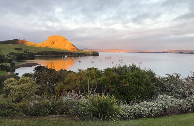 Romantic private getaway with spectacular views and direct beach access