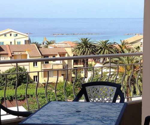 Romantic total sea view