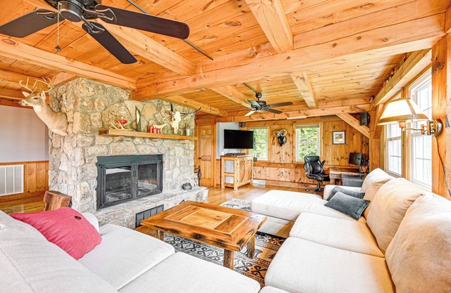 Ronda Home w/Hot Tub + Fire Pit, Near Wineries!
