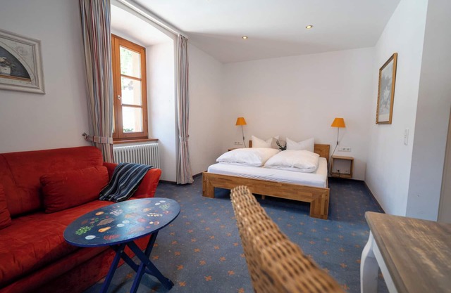 Room 'Double Room 2' with Shared Garden and Wi-Fi