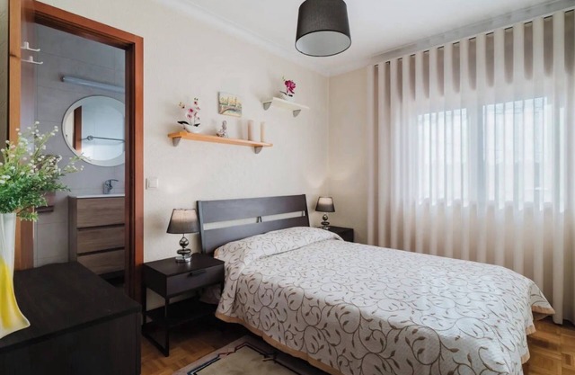 Room 'Duplo Com Wc Privada' with Shared Garden and Wi-Fi