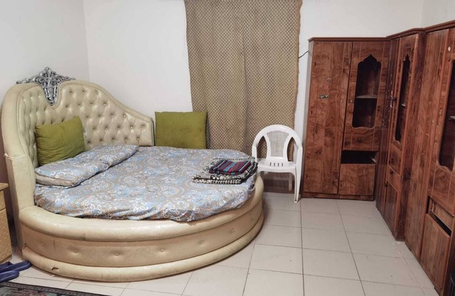 Room for sharing غرفه للمشاركه
