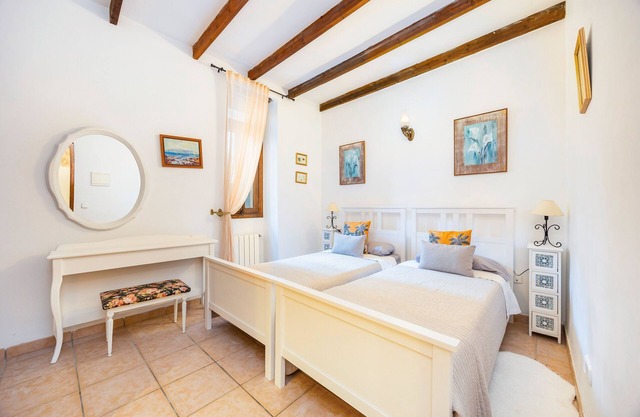 Room 'Habitación 5' with Mountain View, Shared Pool and Wi-Fi