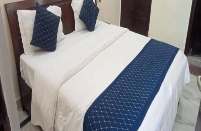 Room-home Stay Bed And Break Fast