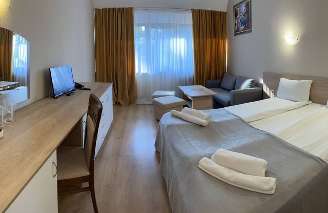 Room in B&B - Hotel Moura Double Room
