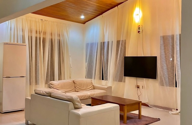 Room in Guest Room - Ghouse Room C Ideal For Friends Family And Corporate