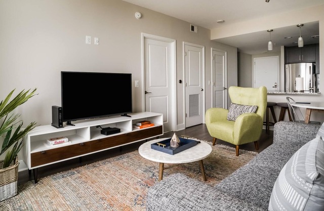 Roomy 1BR in Alexandria with Gym and Rooftop Pool