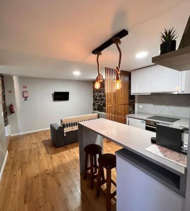 Roots Guesthouse - A