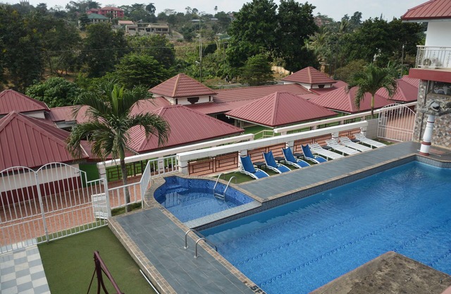 Royal Lee's Hotel