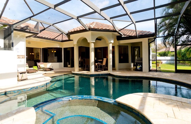 Royal Palms - 4BR/4 BA Luxury Home w/Pool & Spa