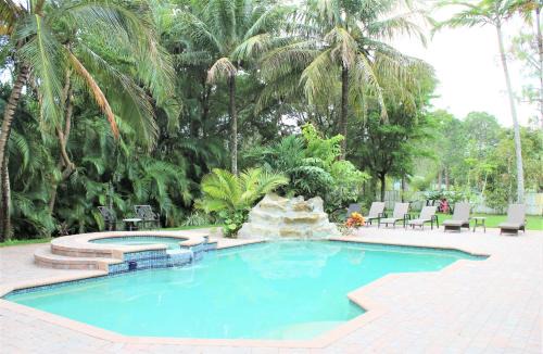 Royal Palms Villa, Pool, Spa, Private Gate, 1,5 acre