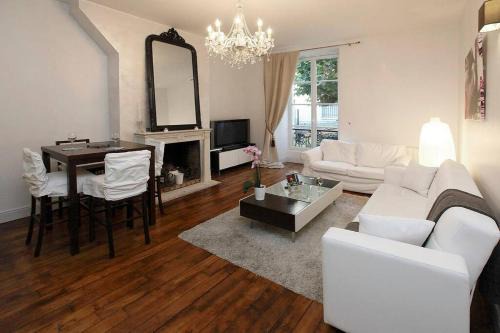 Royal Versailles Dolcevita St Louis