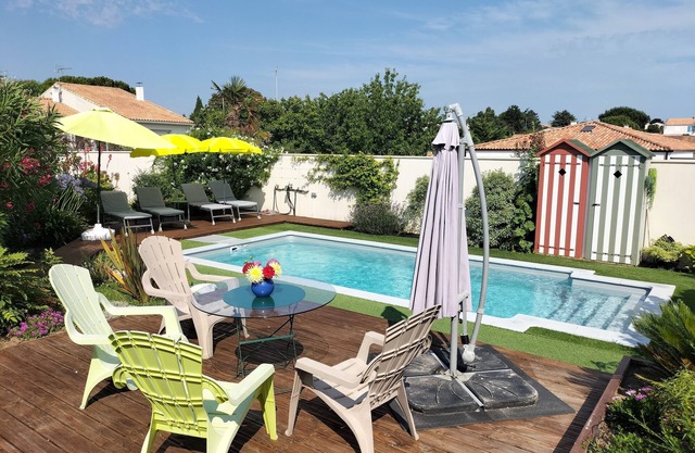 Royan/Vaux sur Mer, Belle Villa Avec Piscine, 9 Personnes à 1,5 km de la mer