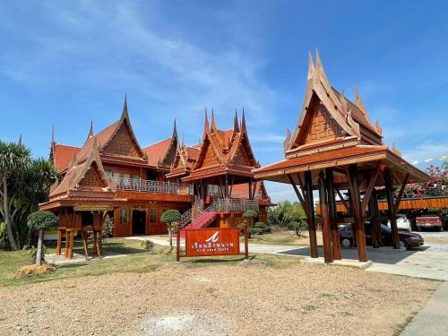 Ruen Singhanat Cafe & Resort