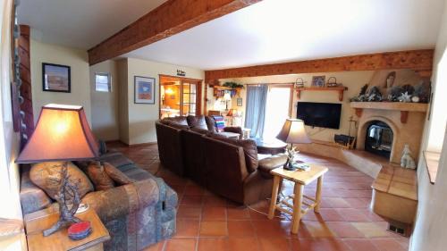 Running Bear River Lodge - Pet Friendly - On The River - Grill - WiFi - Cable - Washer - Dryer - Fireplace