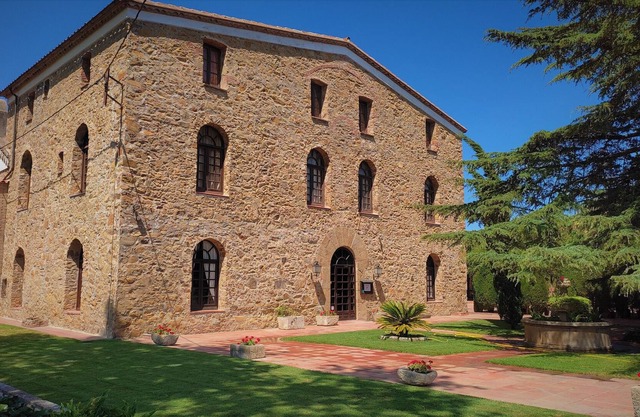 Rural, charming and cozy farmhouse ideal for families!