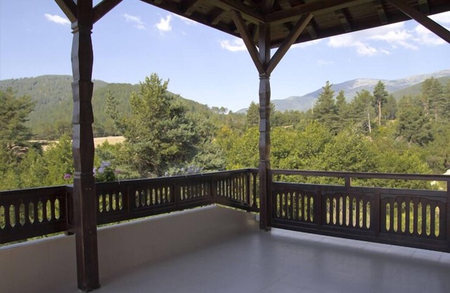Rusaliite Adventure House