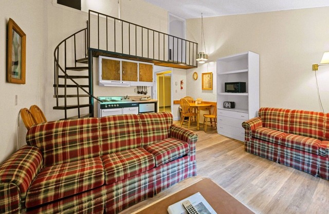 Rustic 1BR Retreat in the White Mountains