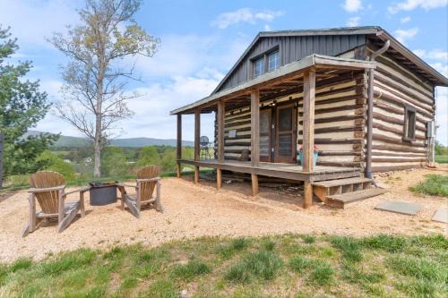 Rustic Baileys Retreat Cabin Near Wineries!